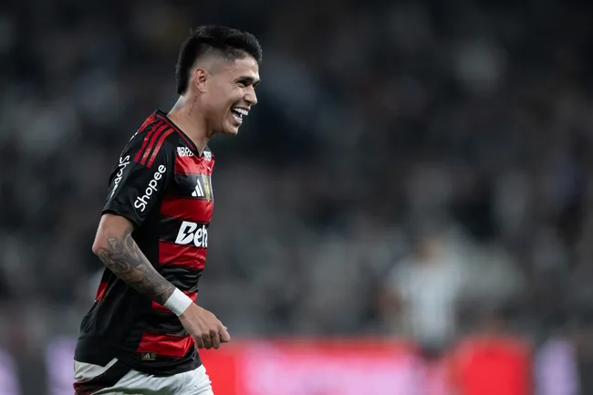 Luiz Araújo pouco jogou na atual temporada.  Foto: Jorge Rodrigues/AGIF