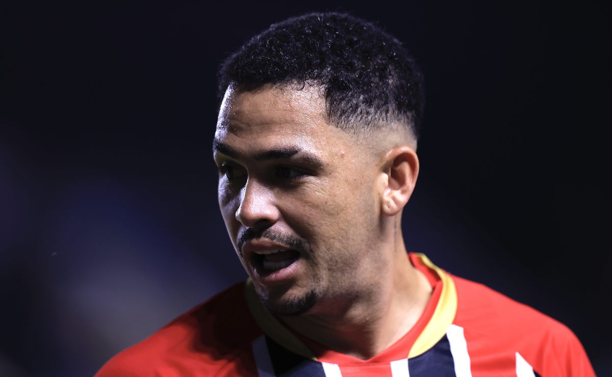 Luciano treina com o grupo, deve ser relacionado e reforça o São Paulo contra o Primavera