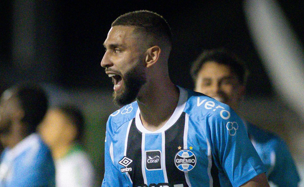 Wagner Leonardo pode estar de saída do Grêmio para reforçar o Palmeiras após interesse exposto