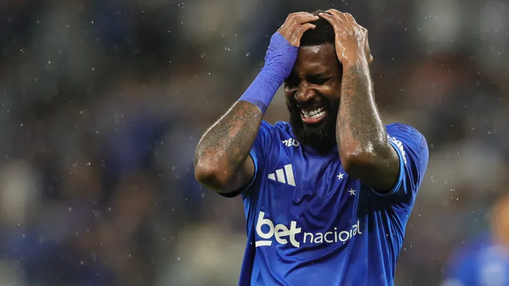 Gerson jogador do Cruzeiro lamenta durante partida contra o Democrata no estadio Mineirao pelo campeonato Mineiro 2026. Foto: Gilson Lobo/AGIF