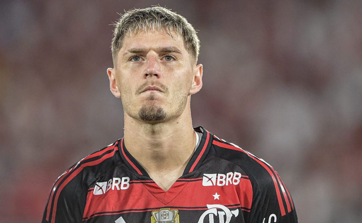 Varela abre o jogo sobre pressão da torcida do Flamengo: “Aqui não tem tranquilidade”