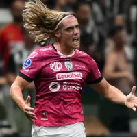 Claudio Spinelli desembarca no Rio e manda recado à torcida