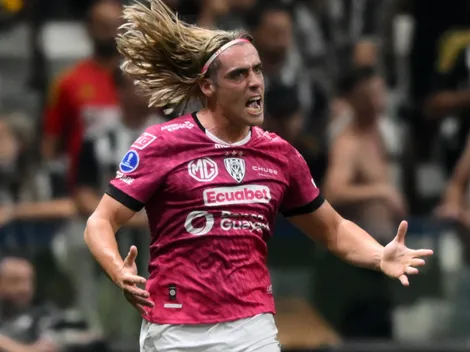 Claudio Spinelli desembarca no Rio e manda recado à torcida