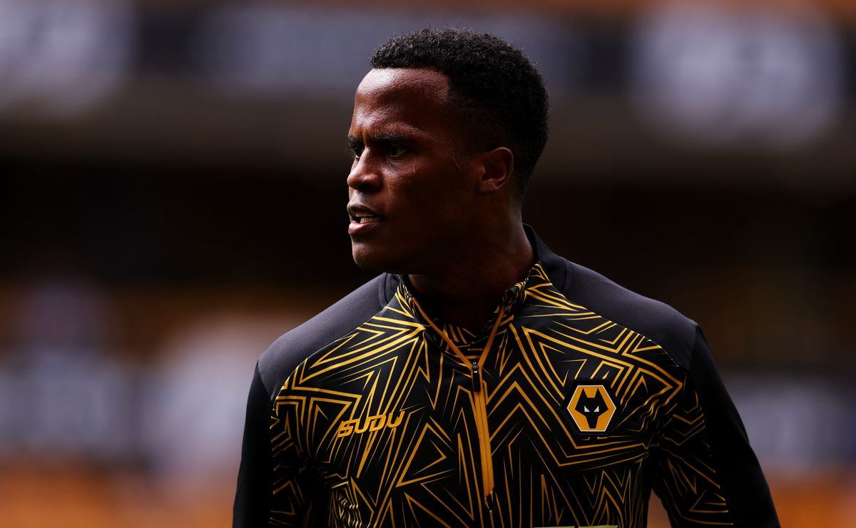 Após Jhon Arias, Palmeiras intensifica a busca para contratar um zagueiro e também um volante