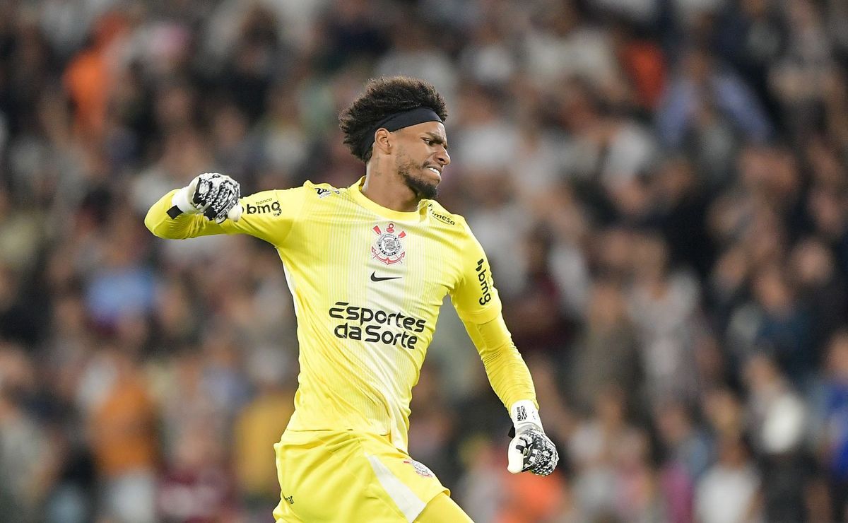 Hugo Souza pede Corinthians agressivo no Derby e reconhece desvantagem financeira contra o Palmeiras