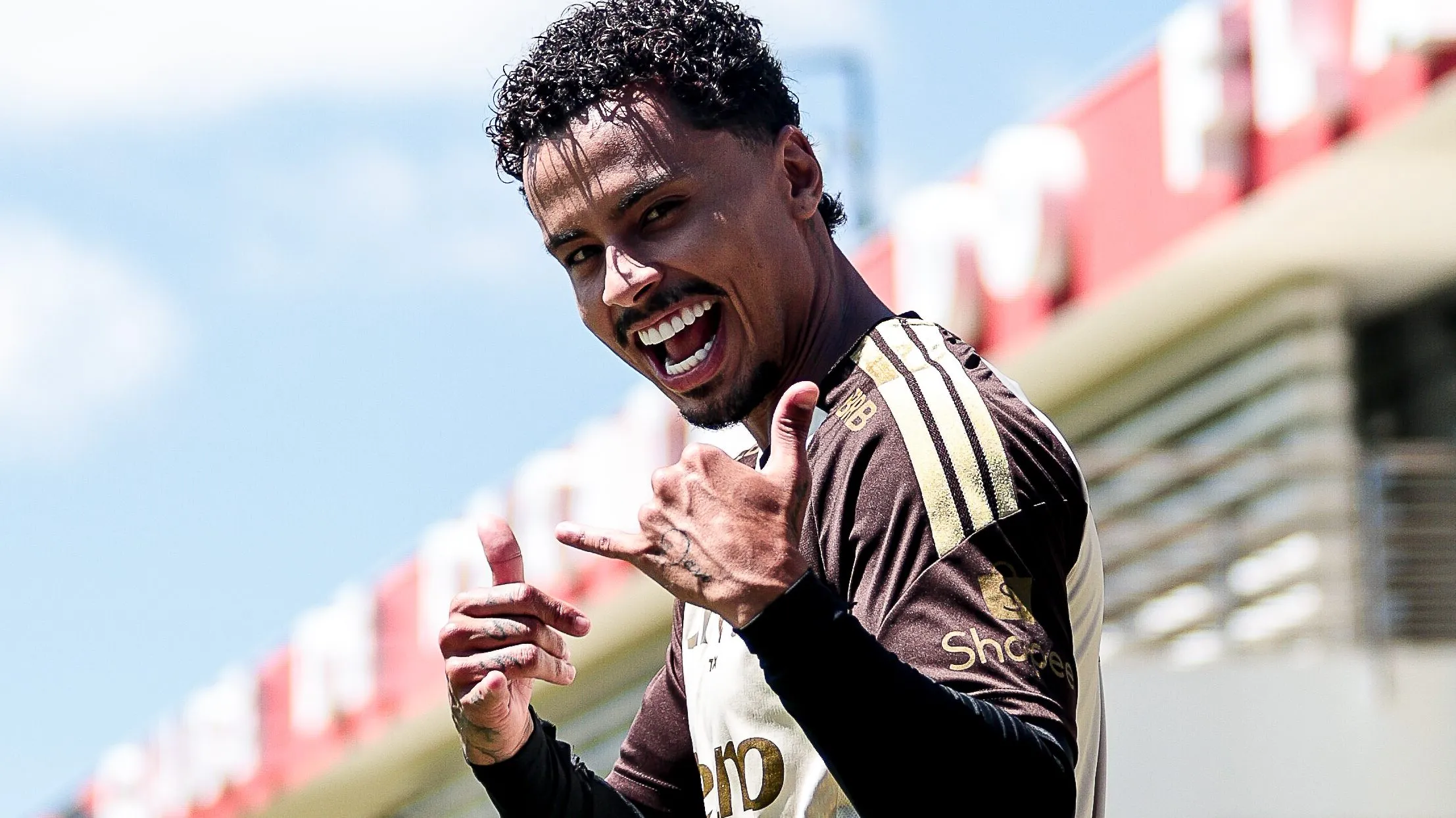 Volante recusou o Santos. Foto: Adriano Fontes e Gilvan de Souza / Flamengo