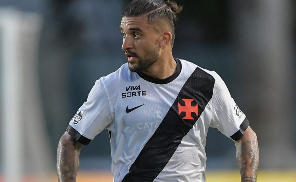 Vasco encaminha saída de Victor Luís para o Mirassol após lateral perder espaço com Fernando Diniz