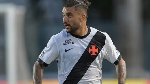 Victor Luís em campo pelo Vasco – Foto: Thiago Ribeiro/AGIF
