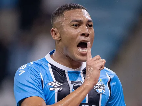 Carlos Vinicius abre o placar para o Grêmio