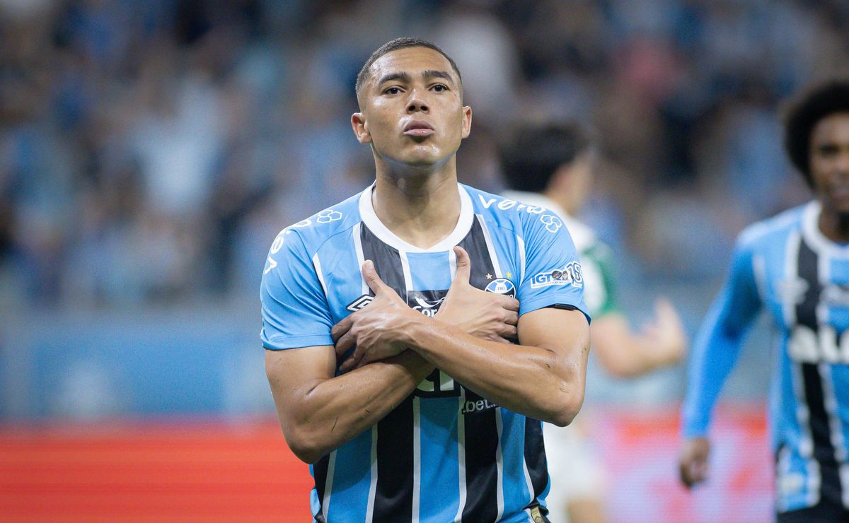Carlos Vinícius brilha outra vez e o Grêmio derrota o Novo Hamburgo pelo Campeonato Gaúcho
