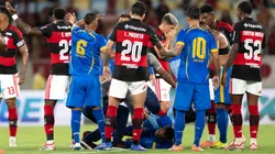 Alexandre, do Sampaio Corrêa, sofre convulsão em jogo contra o Flamengo no Maracanã