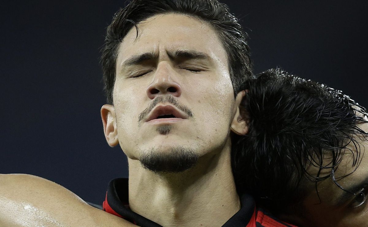 Pedro marca duas vezes no Maracanã ainda no primeiro tempo e está voltando à boa fase no Flamengo