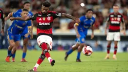 Bruno Henrique, jogador do Flamengo, cobra penalti durante partida contra o Sampaio Correa no estadio Maracana pelo campeonato Carioca 2026. Foto: Jorge Rodrigues/AGIF