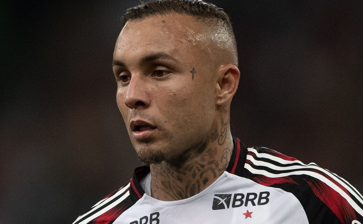 Filipe Luís diz desconhecer proposta por Cebolinha e faz mistério sobre permanência do atacante no Flamengo