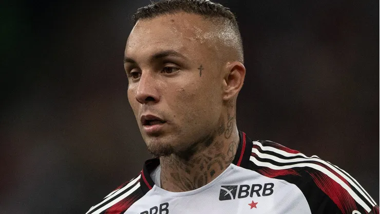 Filipe Luís deixa em aberto sobre o futuro de Cebolinha no Flamengo.