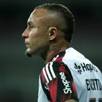 Cebolinha sai na cara do gol, mas perde chance para o Flamengo