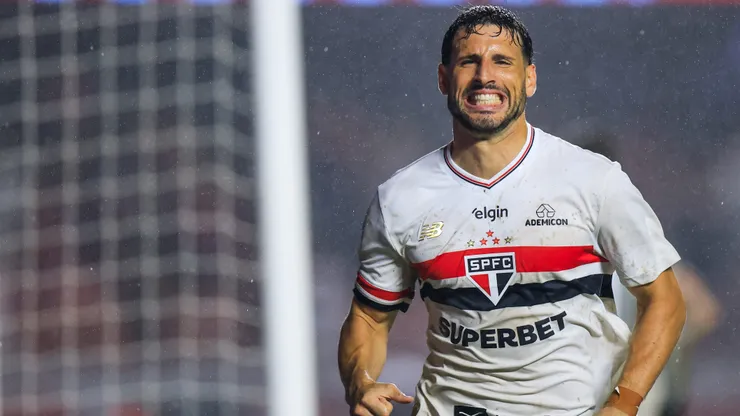 SP - SAO PAULO - 07/02/2026 - PAULISTA 2026, SAO PAULO X PRIMAVERA - Calleri jogador do Sao Paulo comemora seu gol durante partida contra o Primavera no estadio Morumbi pelo campeonato Paulista 2026. Foto: Marcello Zambrana/AGIF