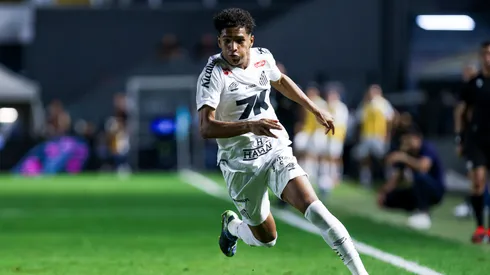 Ex-Santos, Souza estreia pelo Tottenham e se torna o brasileiro mais jovem da história do clube — Foto Photo by Ricardo MoreiraGetty Images
