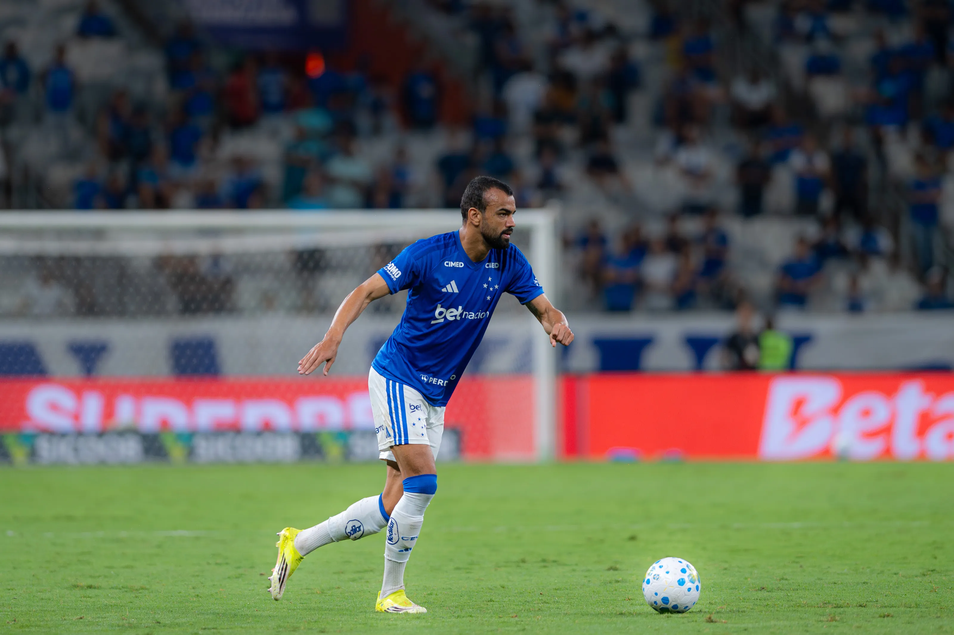 Fabrício Bruno durante partida pelo Cruzeiro. Foto: Alessandra Torres/AGIF