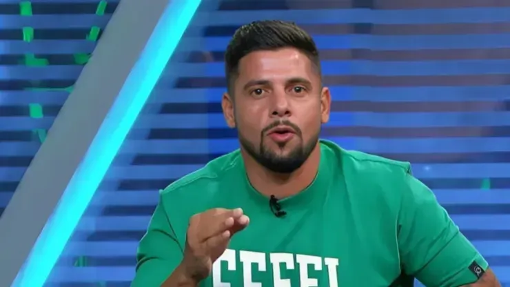 Cicinho projetou o duelo entre Corinthians x Palmeiras - Foto: Reprodução/Youtube