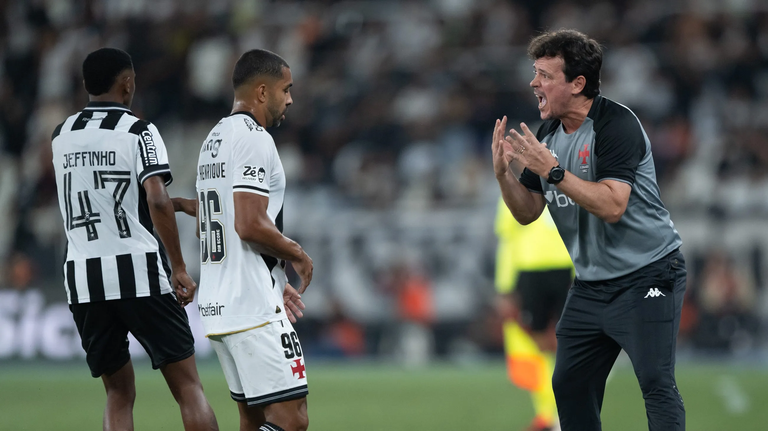 Fernando Diniz tecnico do Vasco durante partida contra o Botafogo no estadio Engenhao pelo campeonato Copa Do Brasil 2025. Foto: Jorge Rodrigues/AGIF