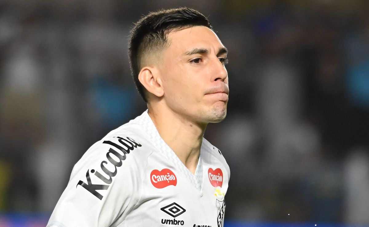 Escobar abre o placar para o Santos contra o Noroeste pelo Campeonato Paulista