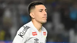 Escobar, lateral-esquerdo do Santos