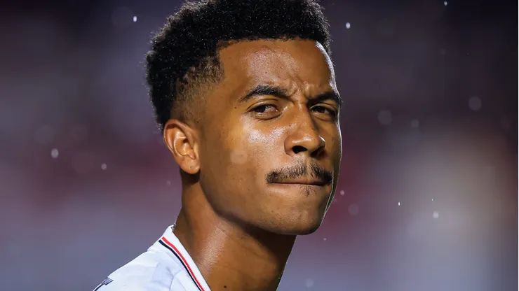 Flamengo selou acordo por Marcos Antônio.
