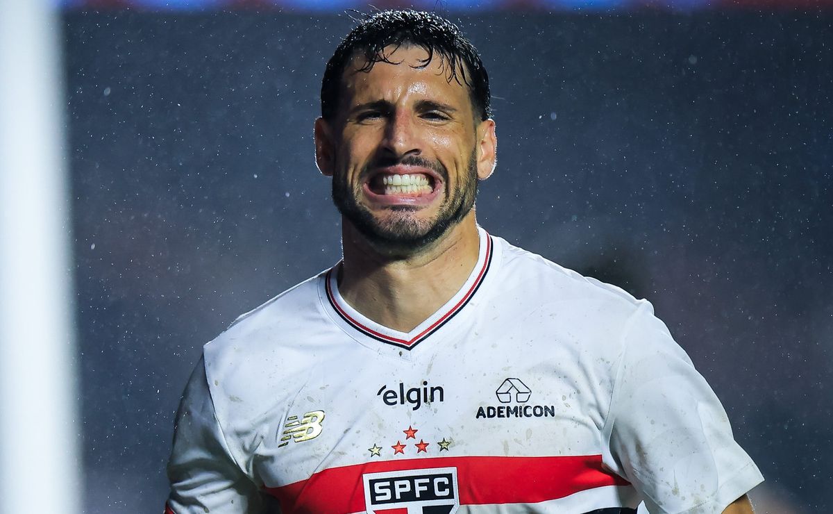 Calleri celebra retorno aos gols e elogia o trabalho de Crespo no São Paulo: “Ajuda muito”