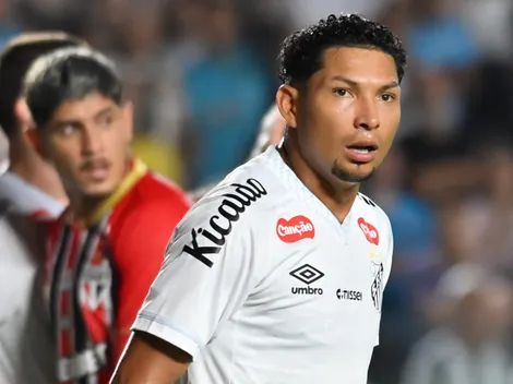 Santos vence e embola disputa no Paulistão