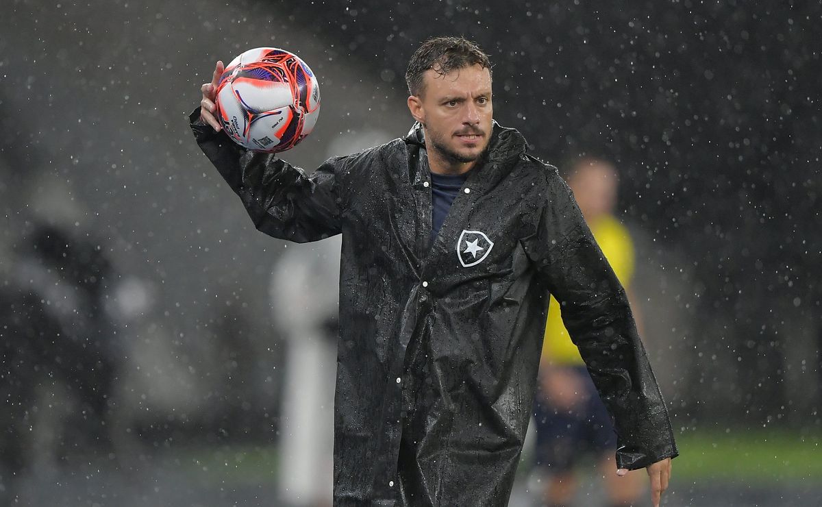 Anselmi poupa em Vasco x Botafogo e preserva os jogadores apesar da derrota no Carioca
