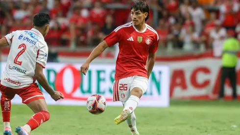 Bernabei, lateral-esquerdo do Inter em partida pelo campeonato gaúcho (Foto: Ricardo Duarte / Internacional)
