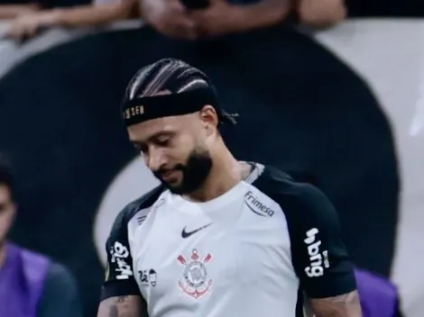 Memphis Depay perde pênalti em derrota do Corinthians pro Palmeiras