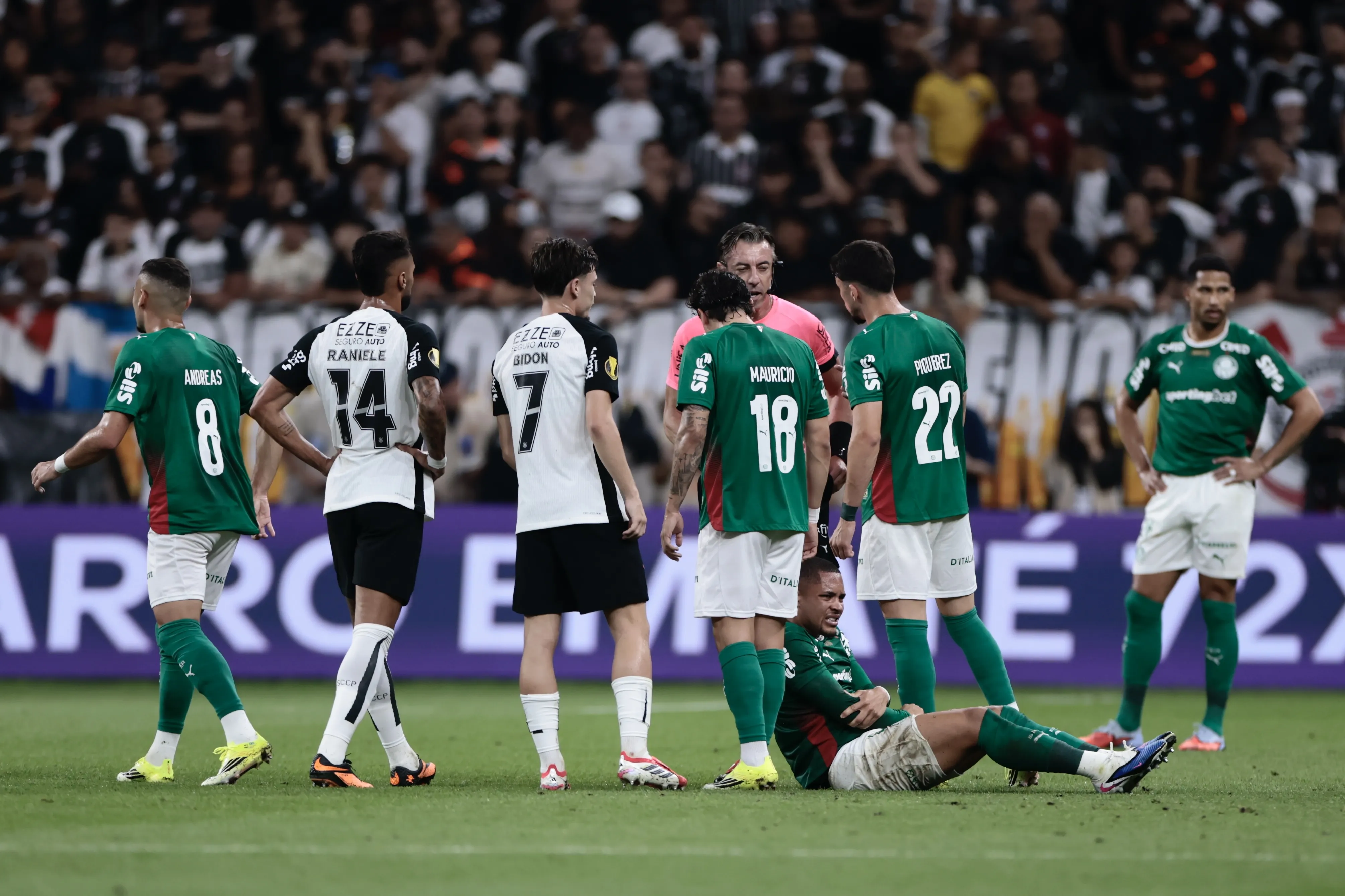 SP – SAO PAULO – 08/02/2026 – PAULISTA 2026, CORINTHIANS X PALMEIRAS – Vitor Roque jogador do Palmeiras durante partida contra o Corinthians no estadio Arena Corinthians pelo campeonato Paulista 2026. Foto: Marcello Zambrana/AGIF