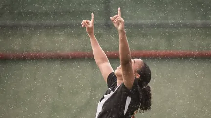 Jogadora do Vasco celebra gol na Copa Rio Feminina