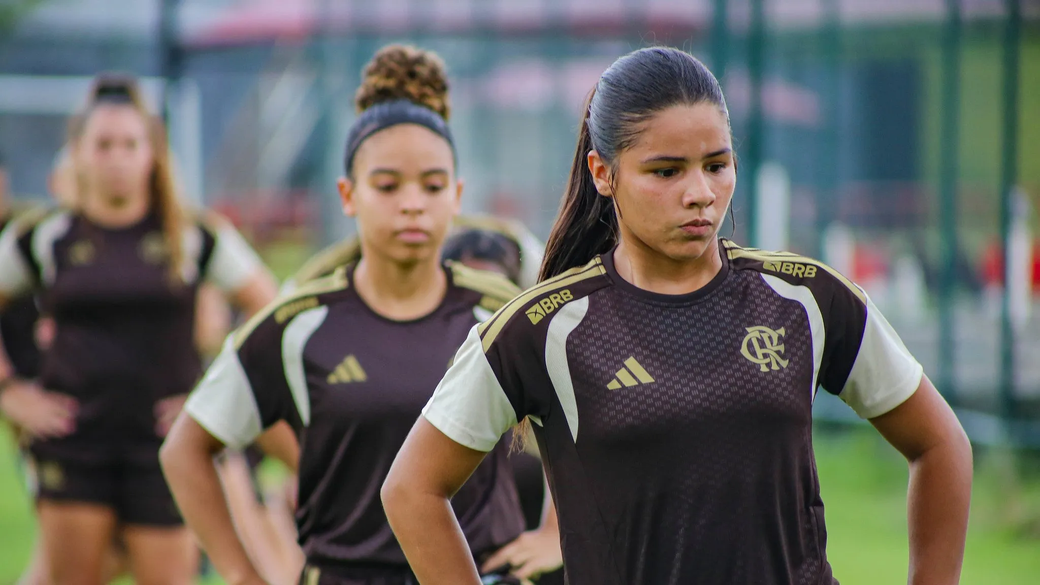 Jogadoras do Flamengo Sub-20 em treinamento no CT