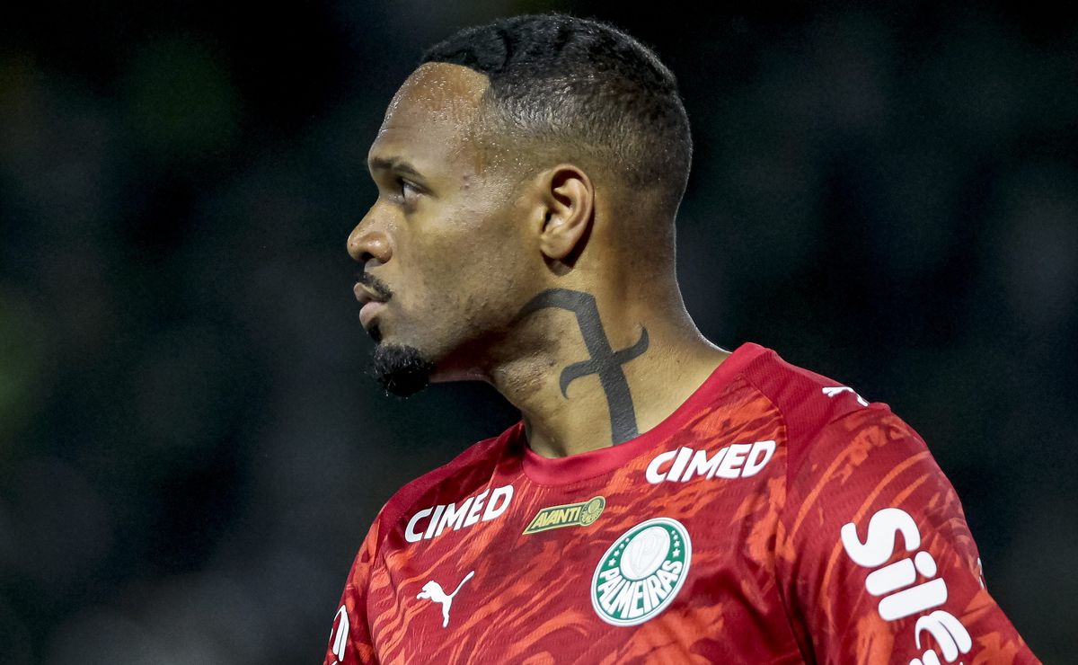 Carlos Miguel critica pênalti marcado para o Corinthians contra o Palmeiras e avisa: “Não vai entrar”