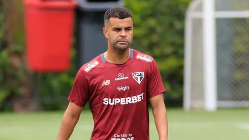 SP – SAO PAULO – 14/11/2025 – TREINO DO SAO PAULO – Alisson jogador do Sao Paulo durante treino no Centro de Treinamento CT Barra Funda. Foto: Marcello Zambrana/AGIF
