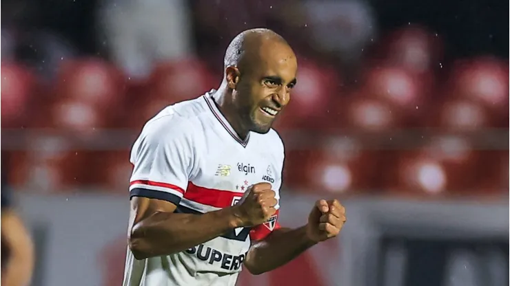 SP - SAO PAULO - 07/02/2026 - PAULISTA 2026, SAO PAULO X PRIMAVERA - Lucas Moura jogador do Sao Paulo comemora seu gol durante partida contra o Primavera no estadio Morumbi pelo campeonato Paulista 2026. Foto: Marcello Zambrana/AGIF