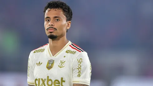 RJ – RIO DE JANEIRO – 31/07/2025 – COPA DO BRASIL 2025, FLAMENGO X ATLETICO-MG – Allan jogador do Flamengo durante partida contra o Atletico-MG no estadio Maracana pelo campeonato Copa Do Brasil 2025. Foto: Thiago Ribeiro/AGIF
