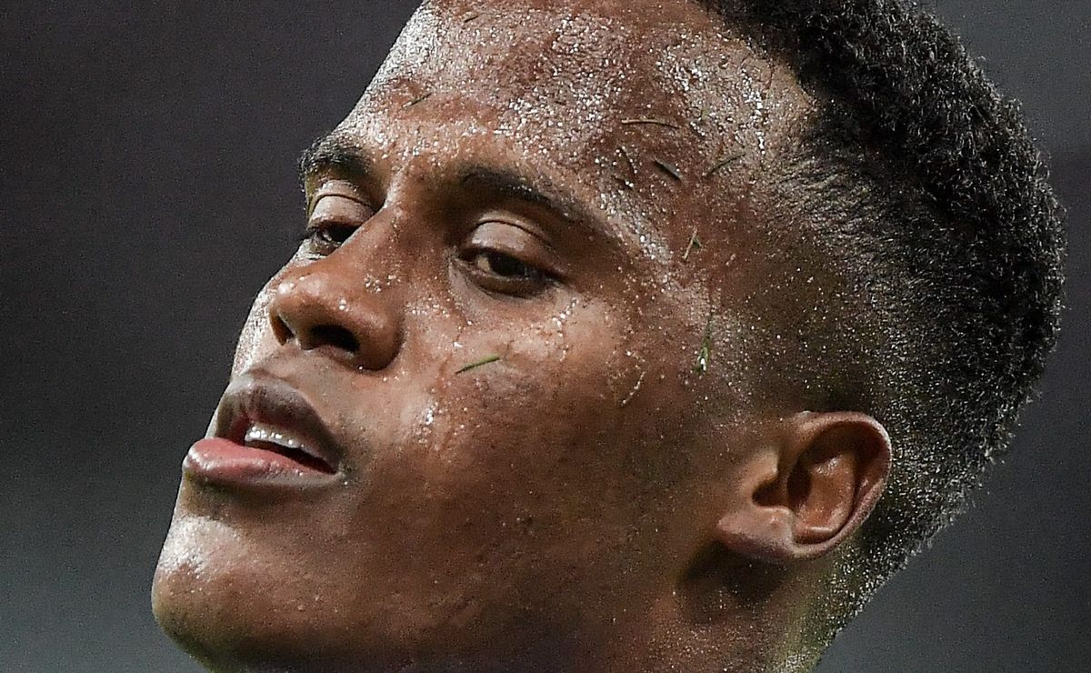 Arias pede mais dias ao Palmeiras e volta ao Brasil não deve acontecer no começo desta semana