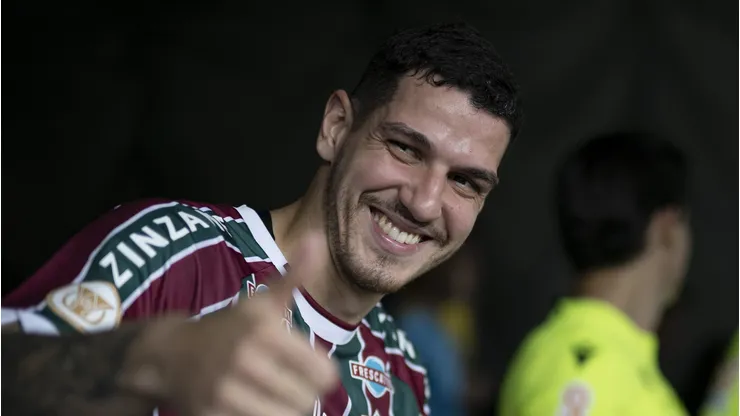 - Nino, zagueiro com a camisa do Fluminense. Ele está no Zenit, da Rússia