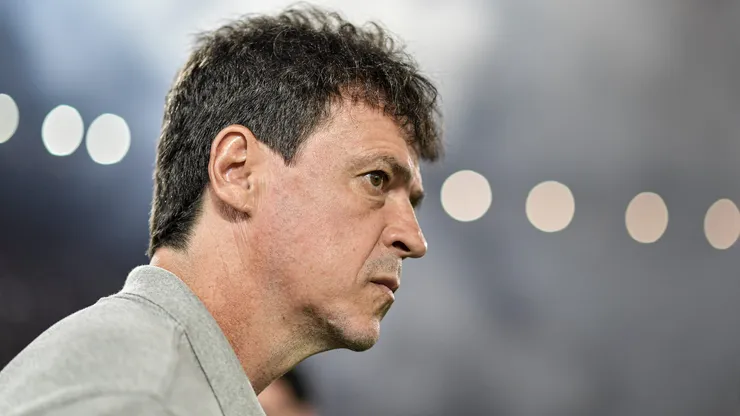 Fernando Diniz técnico do Vasco durante partida contra o Flamengo no estadio Maracanã pelo campeonato Carioca 2026.