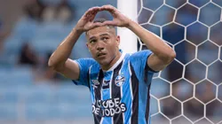 Carlos Vinicius jogador do Gremio comemora seu gol durante partida contra o Botafogo no estadio Arena do Gremio pelo campeonato Brasileiro A 2026. Foto: Maxi Franzoi/AGIF