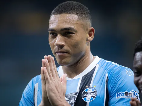 Grêmio tem negociações para renovar com Carlos Vinicius