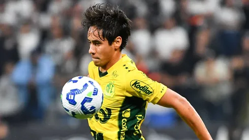 José Aldo, de 27 anos, já tinha acordo pronto com Santos, porém direção alvinegra mudou de ideia de última hora
