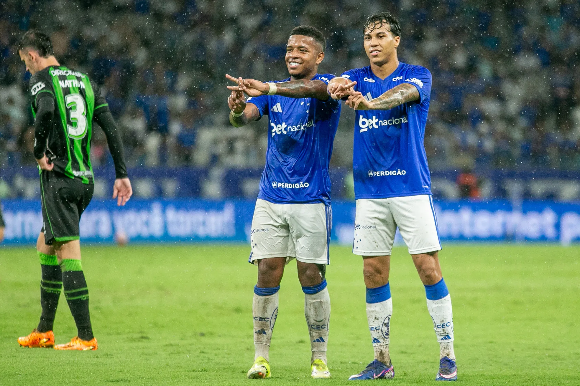 Kaio Jorge comemora um de seus gols contra o América-MG. Foto: Fernando Moreno/AGIF