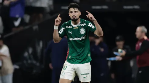 José "Flaco" López decidiu o clássico diante do Corinthians
