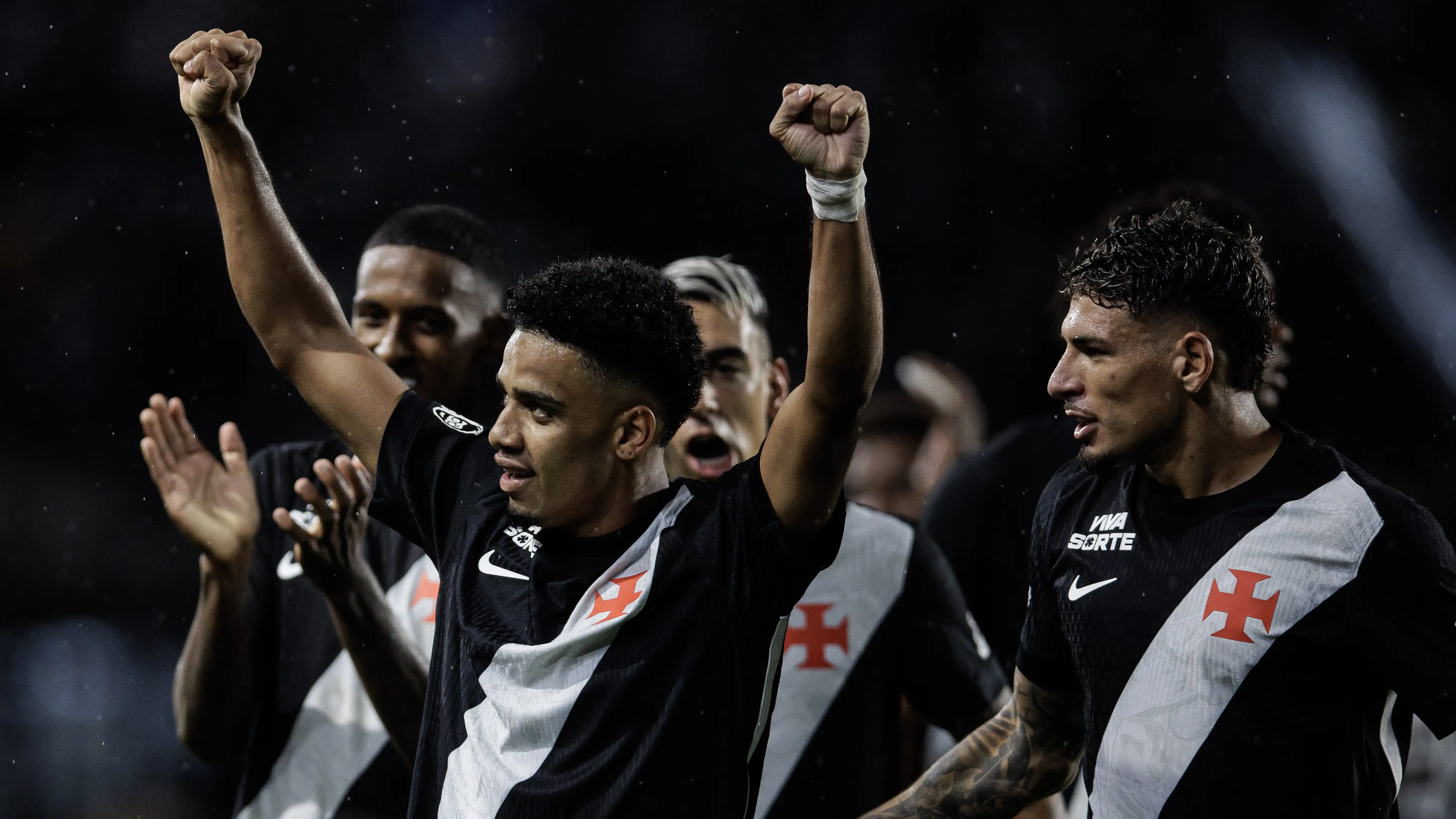 Brenner jogador do Vasco comemora seu gol durante partida contra o Botafogo no estadio Sao Januario pelo campeonato Carioca 2026. Foto: Andre Mourao/AGIF
