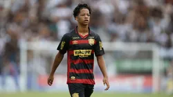 Ze Lucas jogador do Sport durante a partida entre Central e Sport no Estadio Lacerdao em Caruaru (PE), pelo campeonato pernambucano 2025. Foto: Marlon Costa/AGIF